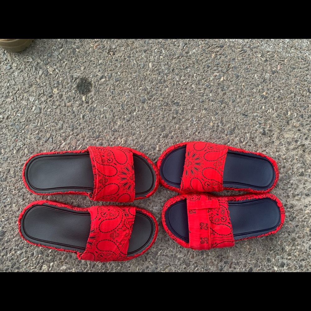 CUSTOM SLIDES